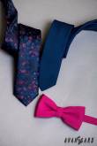 Тъмно синя тясна вратовръзка с флорален десен в розово - ширина 5 см